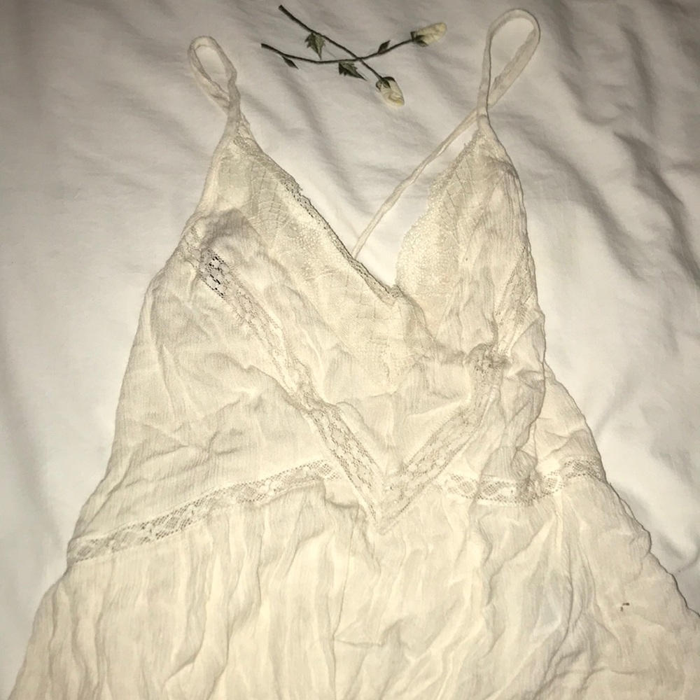 Cream tie back lace tank!!